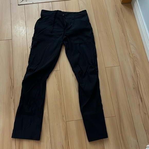 NWOT MEC Terrena Stretch hiking pants - Picture 5 of 12